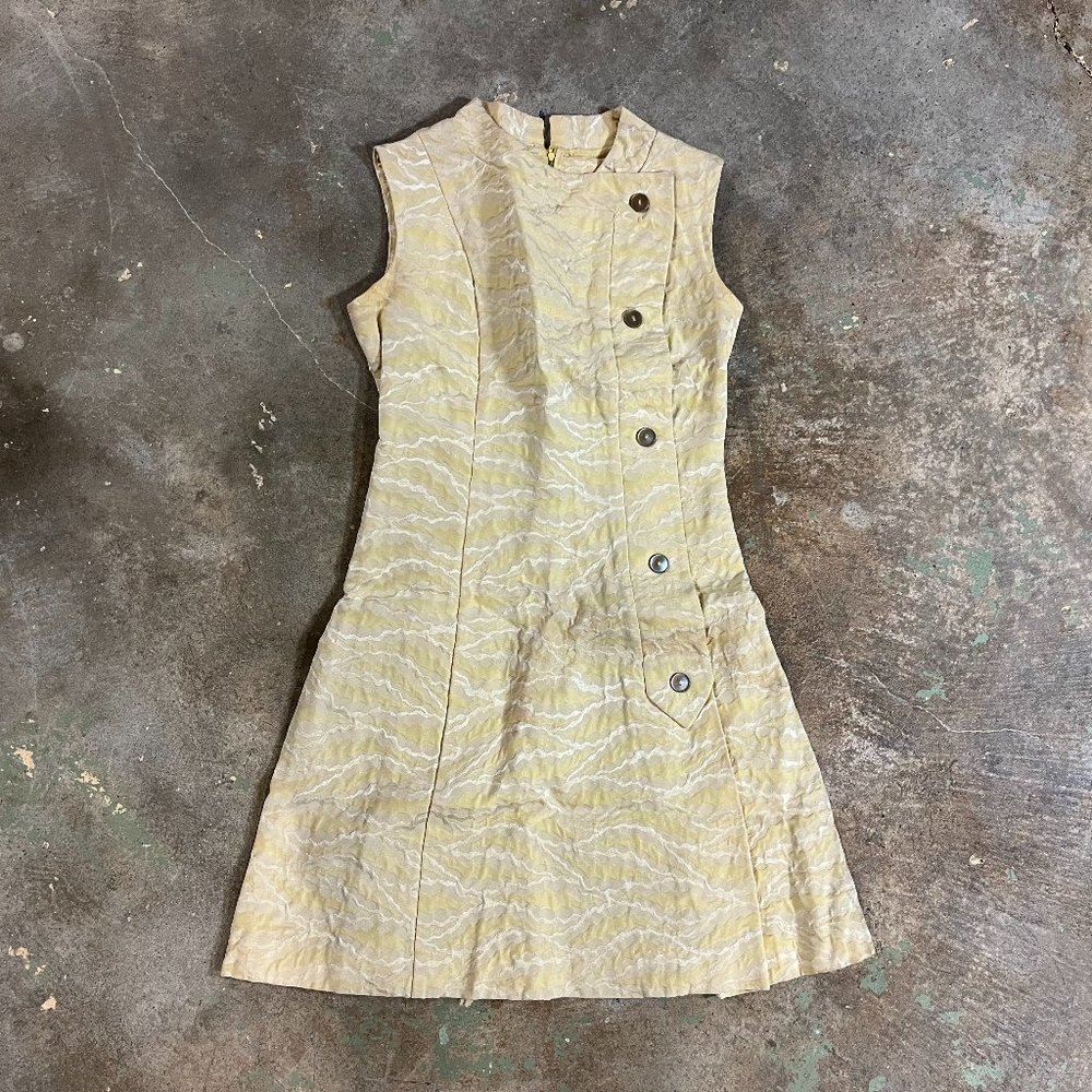 Adorable Short Mod Asian-inspired 1960s Vintage Dress